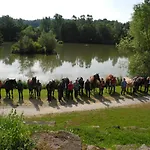 Cohousing Gut Duernhof 호텔 3*